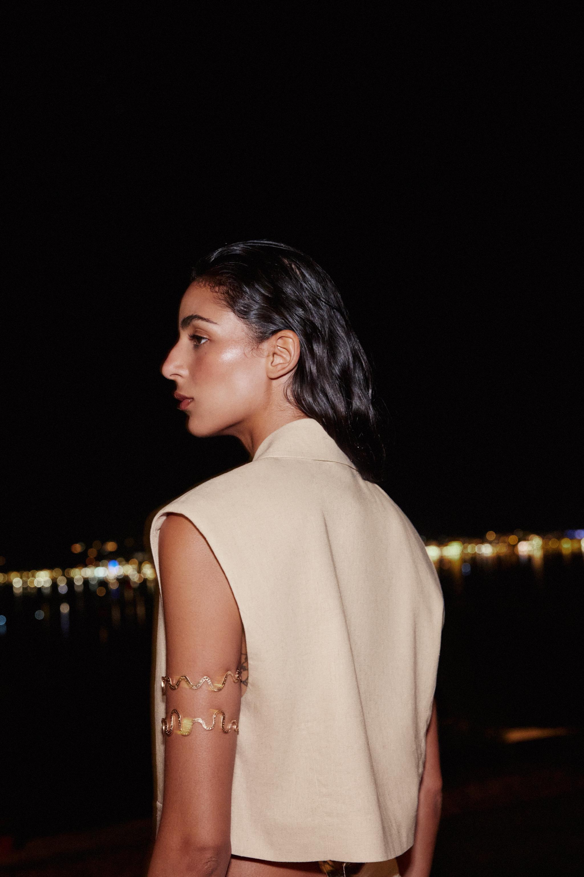 LINEN BLEND SHORT VEST